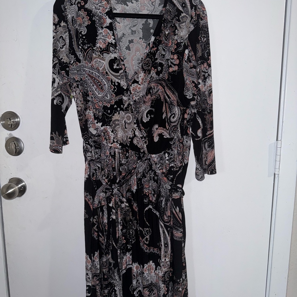 Chic Black Paisley Long Sleeve Dress